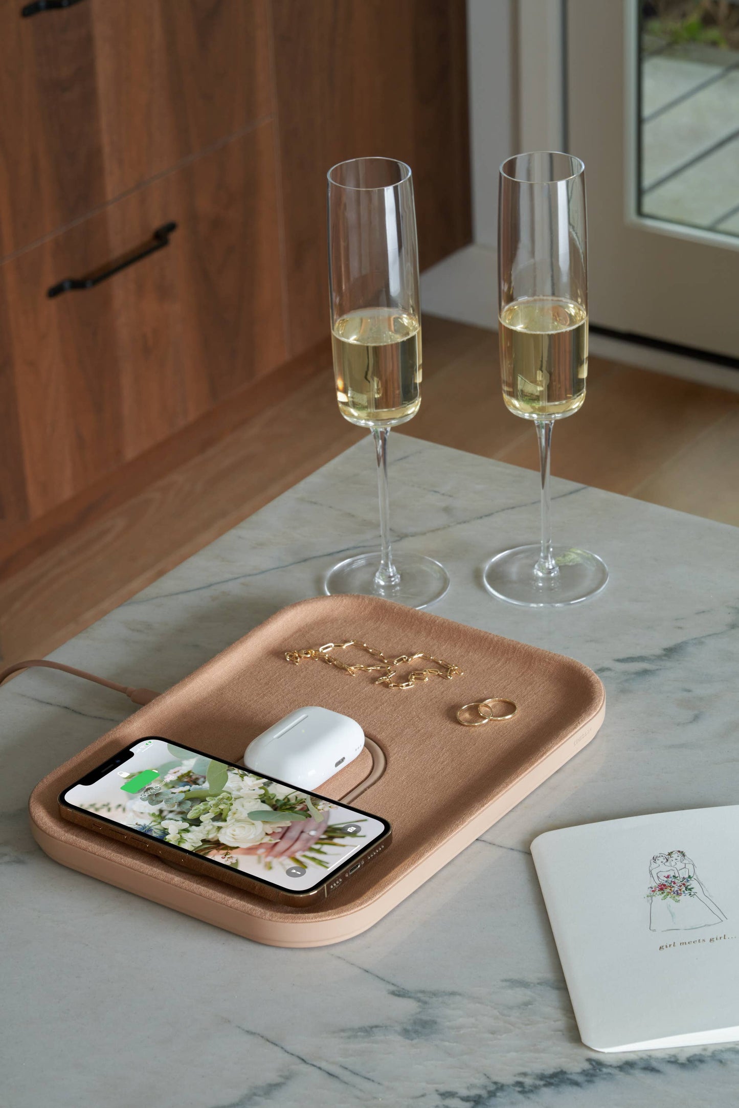 MAG:3 -Essentials Linen Wireless Dual Charge Tray (Magnetic): Natural